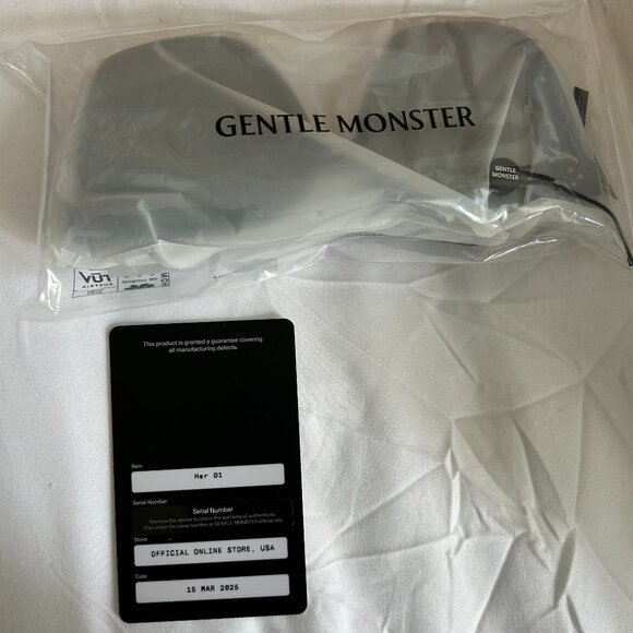 Gentle Monster HER-01 Sunglasses